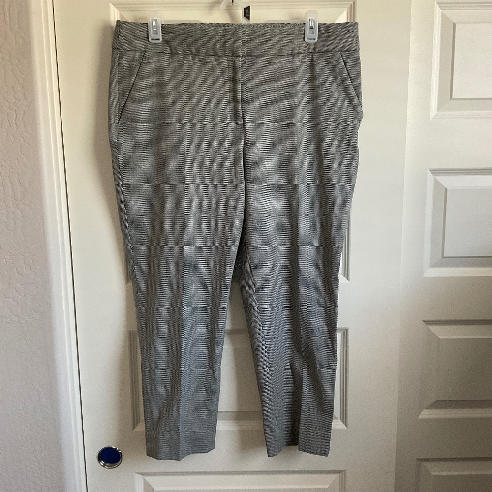 Chico’s Houndstooth Cropped Pants‎ - Grey/Black - Size 16